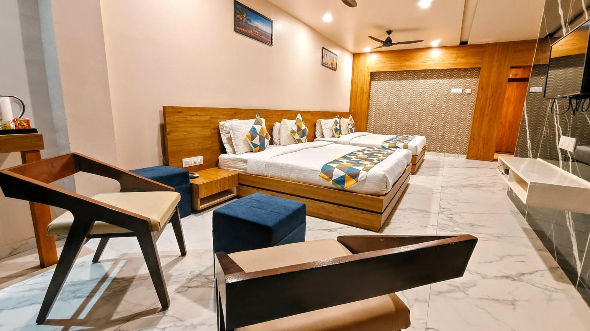 The Sky Imperial Unity Inn Garudeshwar Εξωτερικό φωτογραφία