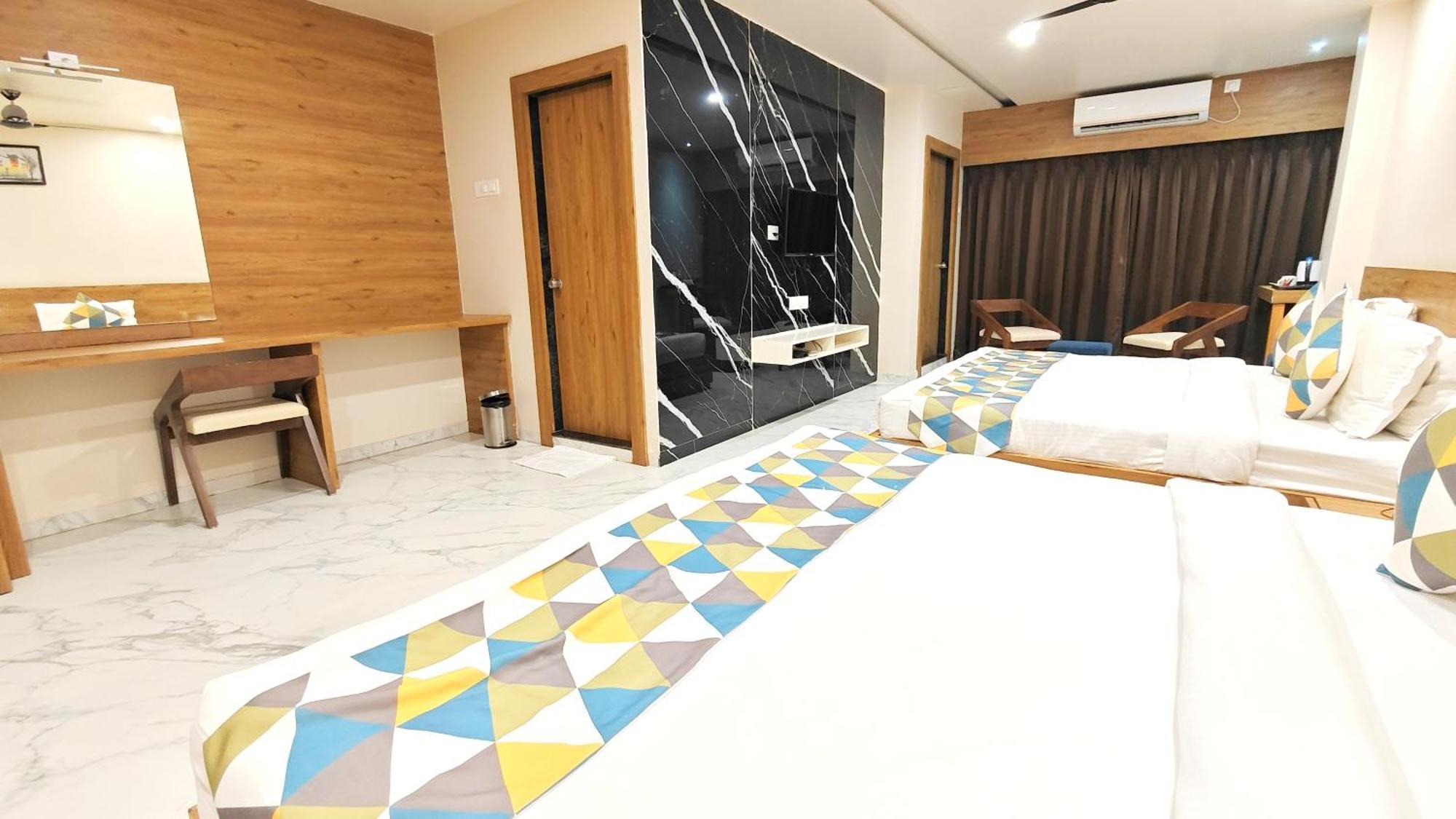 The Sky Imperial Unity Inn Garudeshwar Εξωτερικό φωτογραφία