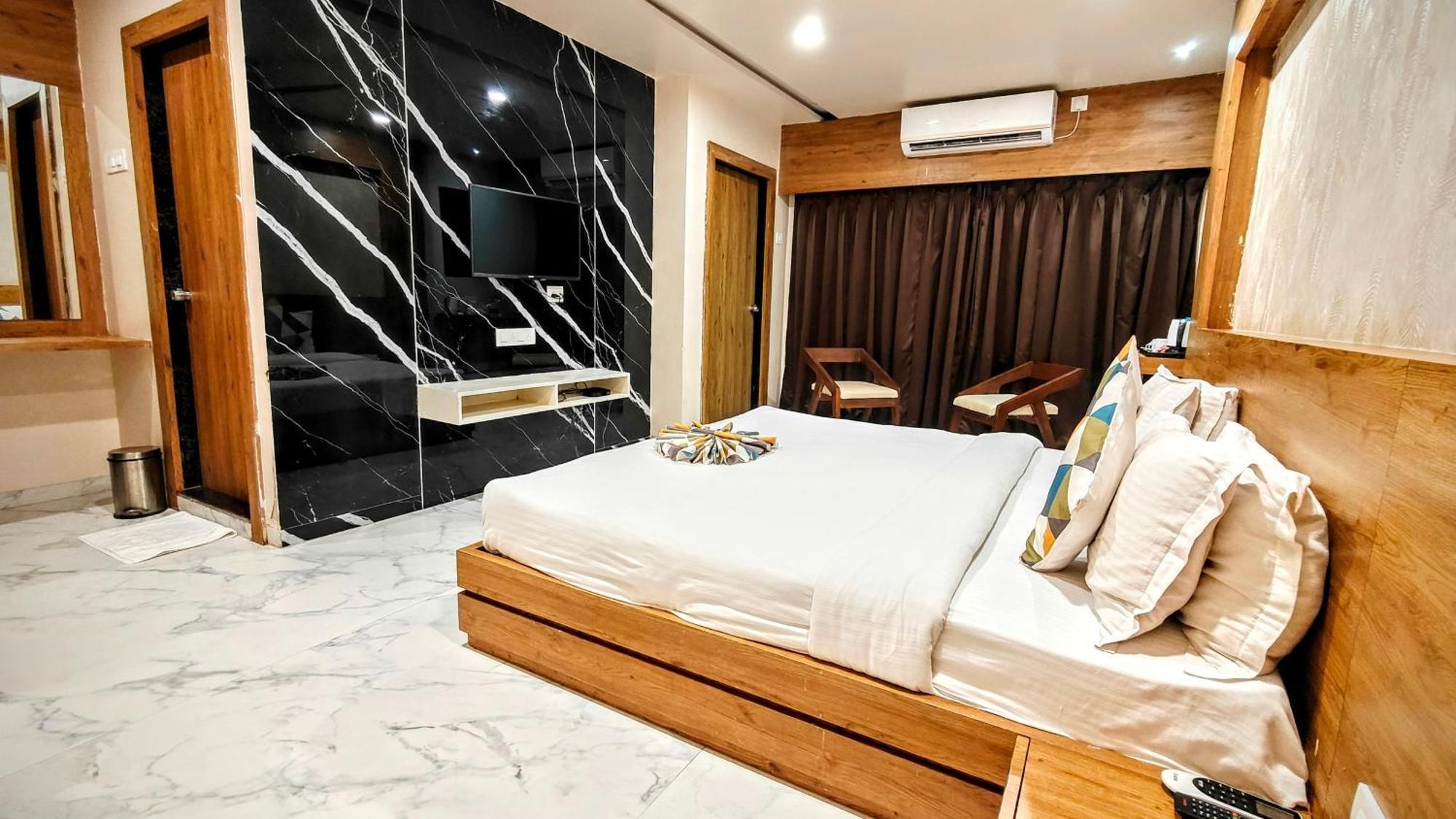 The Sky Imperial Unity Inn Garudeshwar Εξωτερικό φωτογραφία