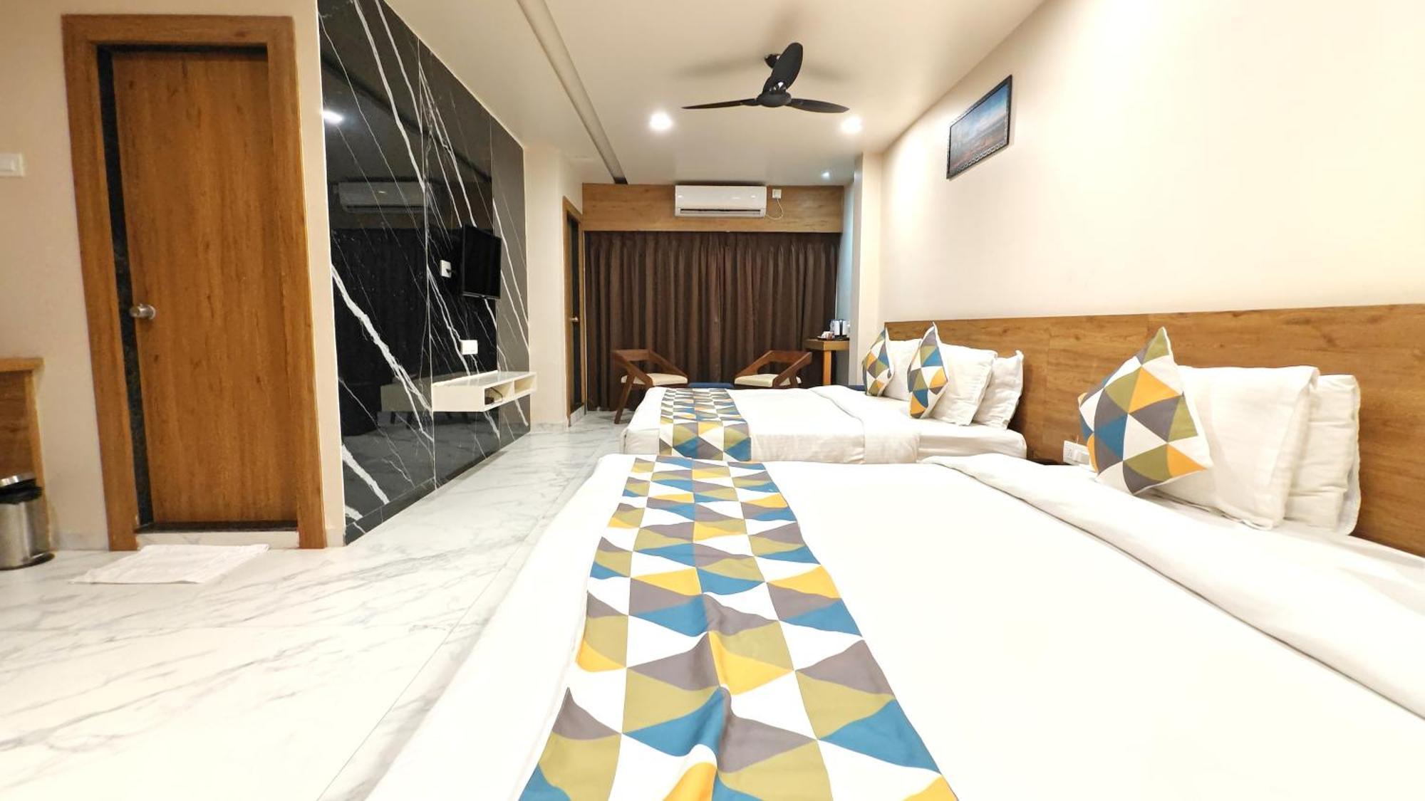 The Sky Imperial Unity Inn Garudeshwar Εξωτερικό φωτογραφία