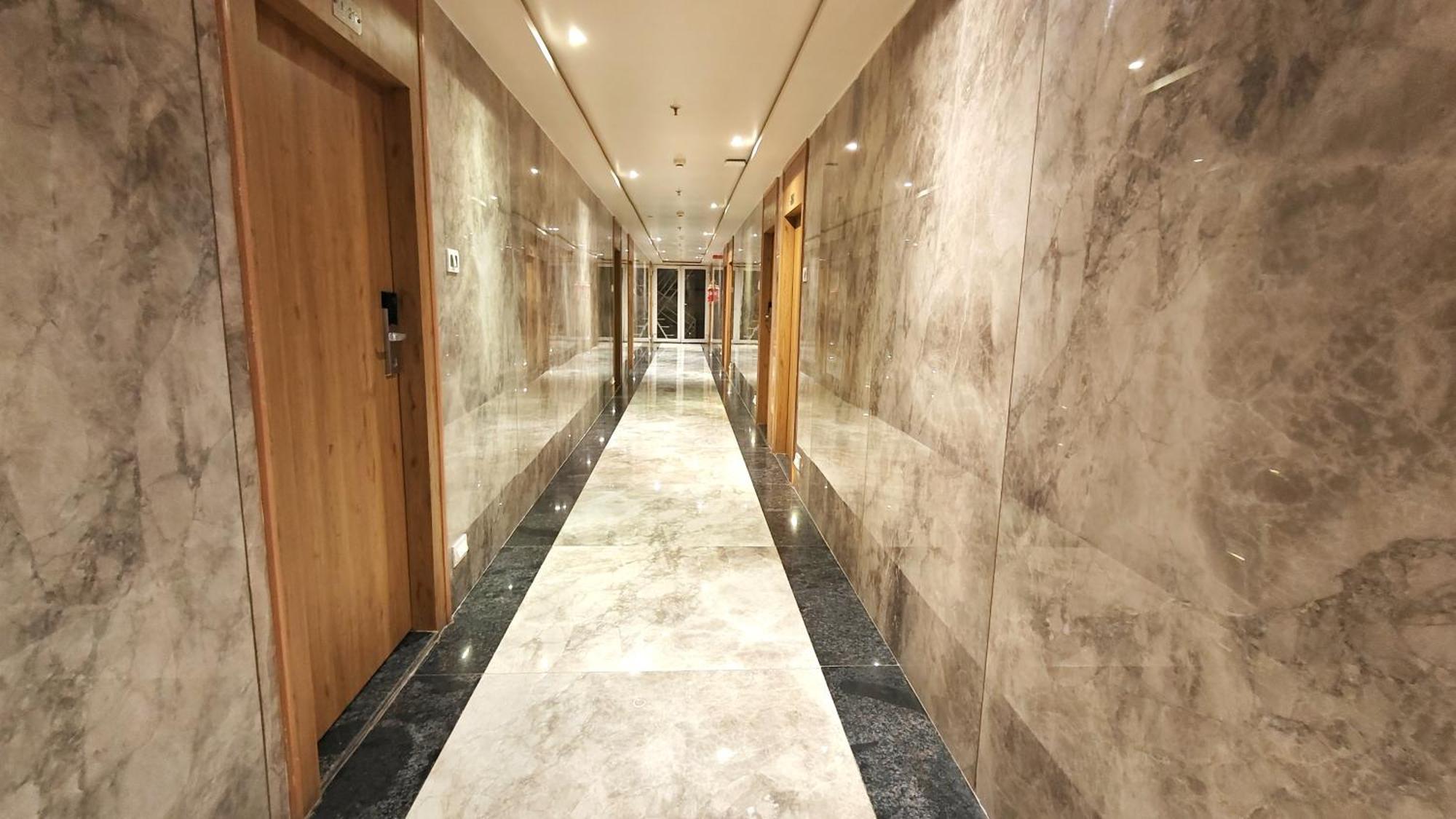 The Sky Imperial Unity Inn Garudeshwar Εξωτερικό φωτογραφία